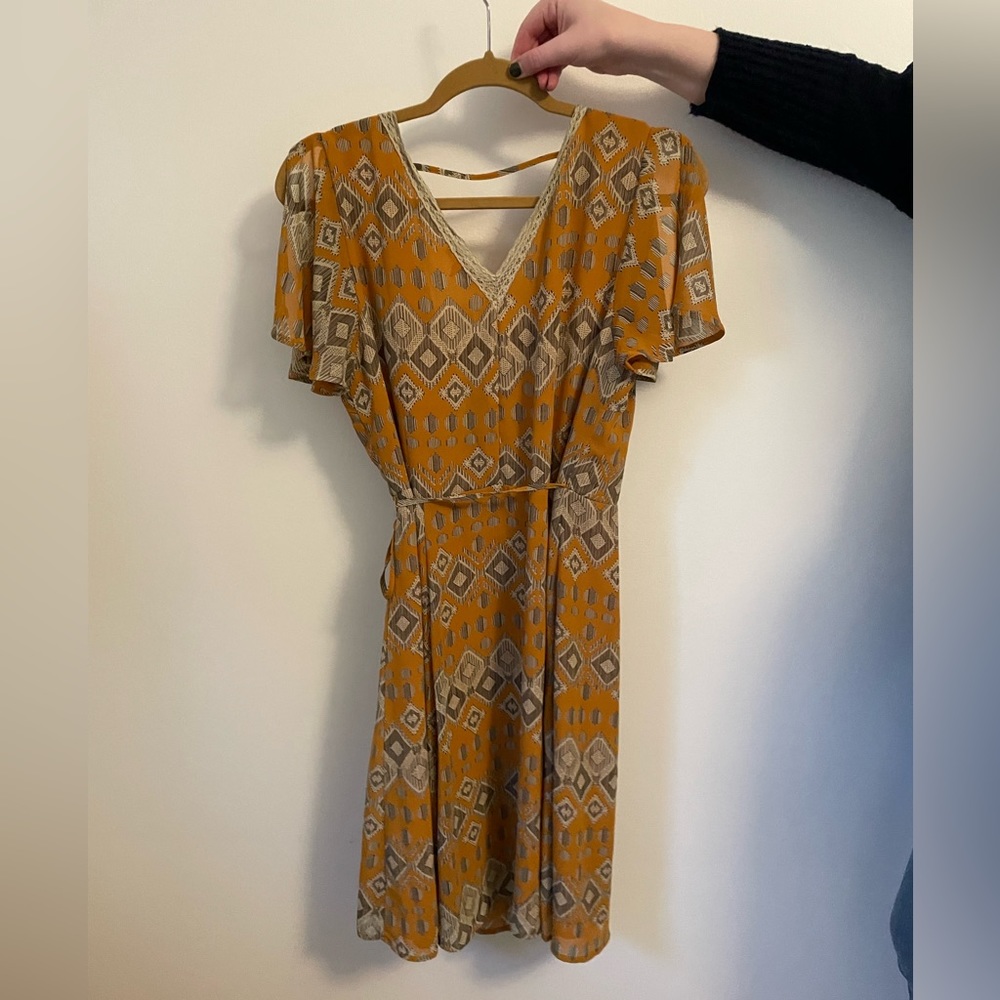 Size large dress only worn a few times